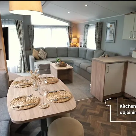 9 The Meadows Fallbarrow Park * Bowness-on-Windermere
