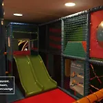Retreats Fallbarrow Park 度假居 鲍内斯温德米尔